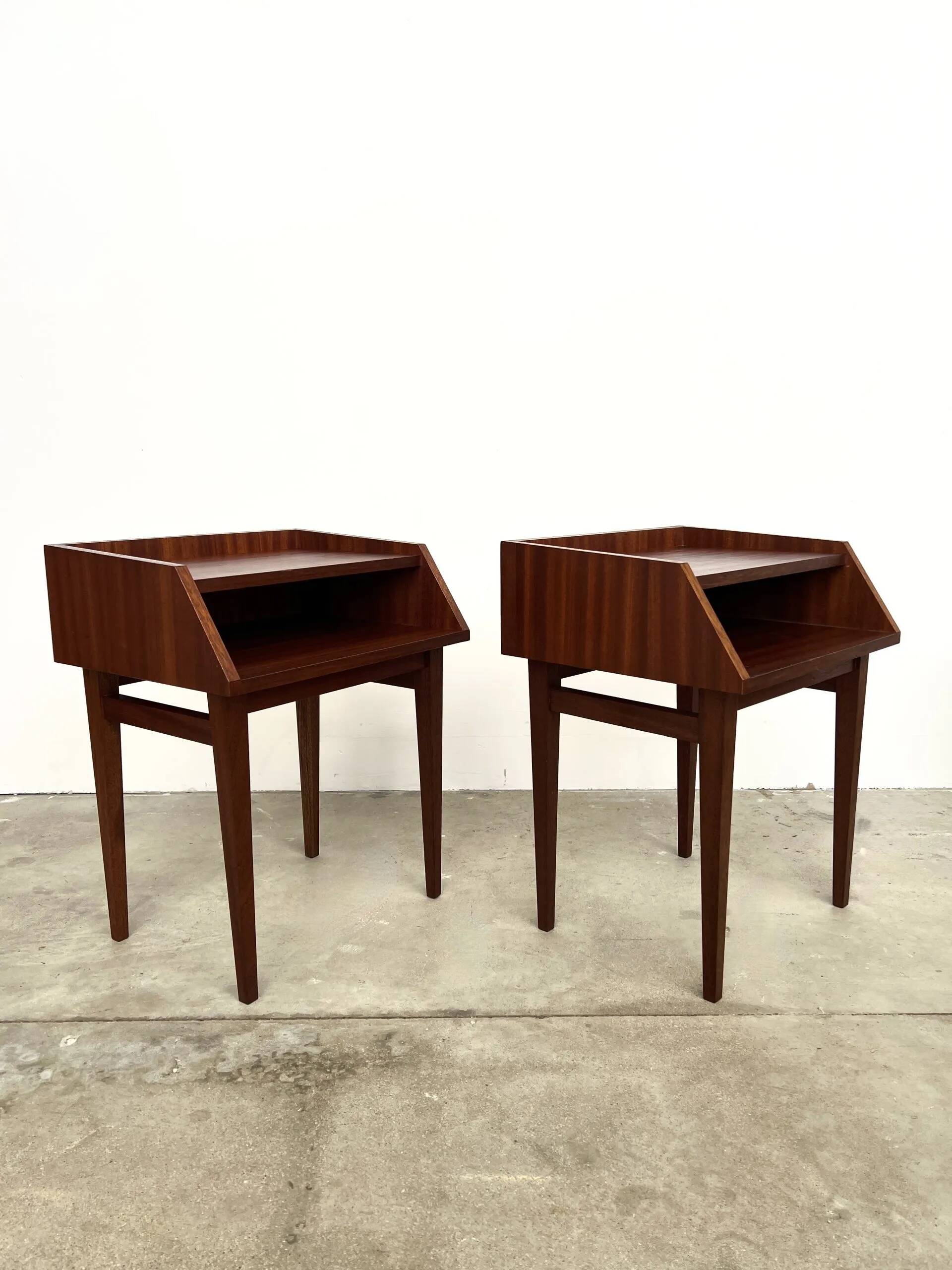 Vintage teak bedside tables (H53cm) – minimalist design and open niche.