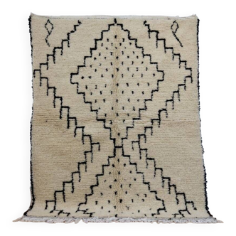 Handmade wool Berber rug 195 x 155 cm