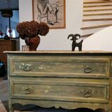 Chest of drawers
