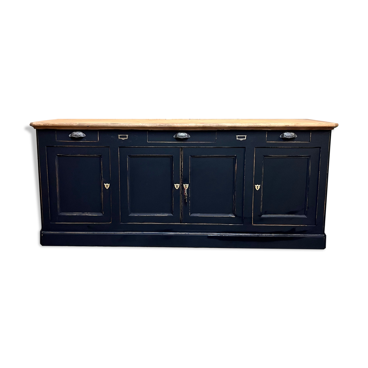 Ancien buffet de commerce