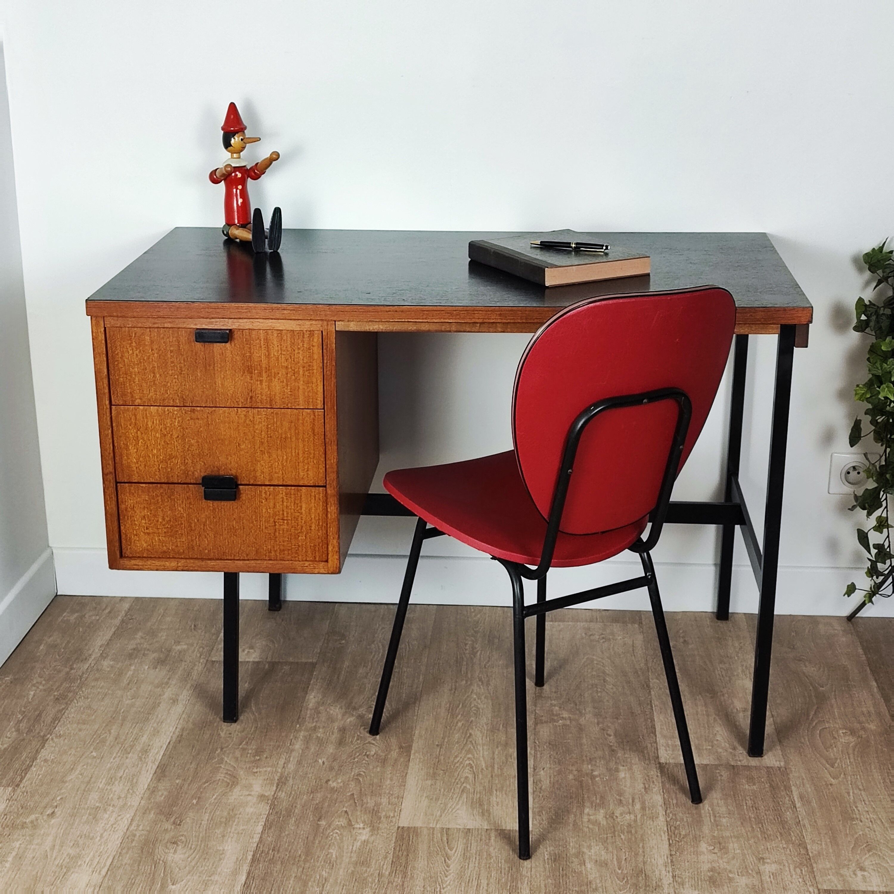 Jacques Hitier desk