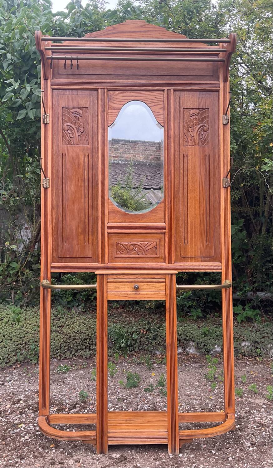 Art Deco oak cloakroom