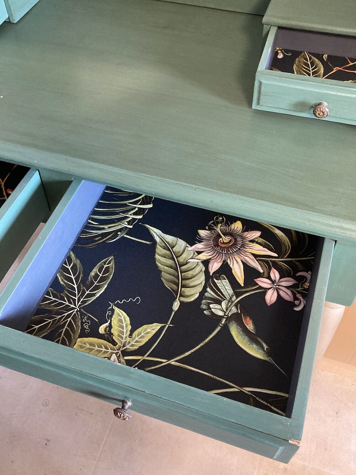 Art Deco hairdresser