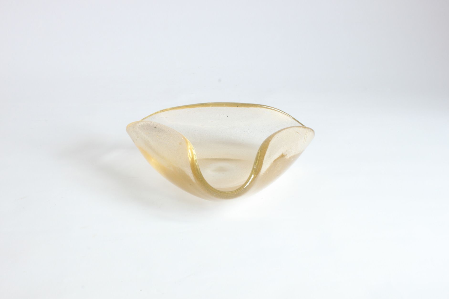Triangular gold flecked Murano glass vide-poche bowl, Italy 1970s.