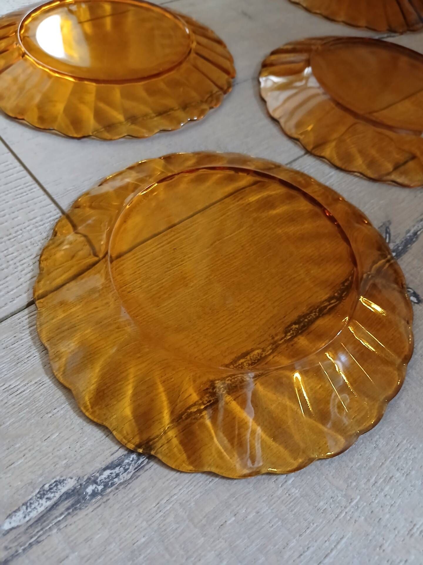 5 vintage Duralex dessert plates