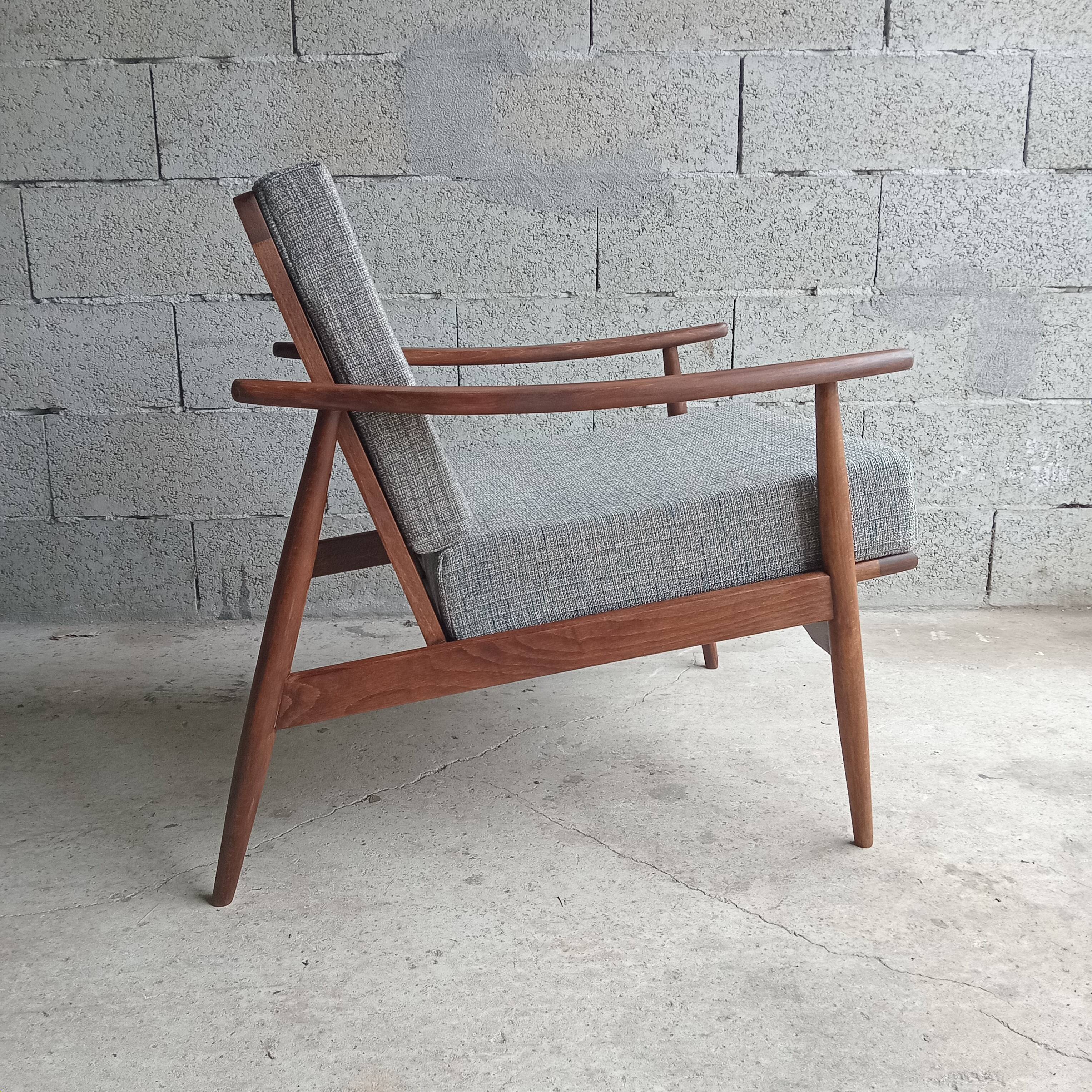 Vintage 1960s boomerang armchair in beechwood – restored and upholstered in vintage fabric
