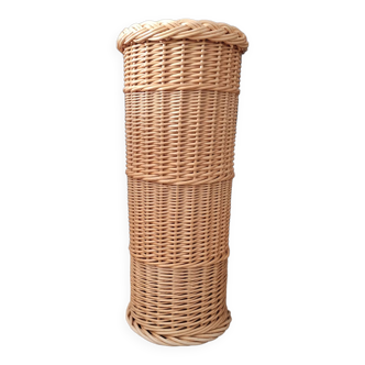 High round wicker basket with lid