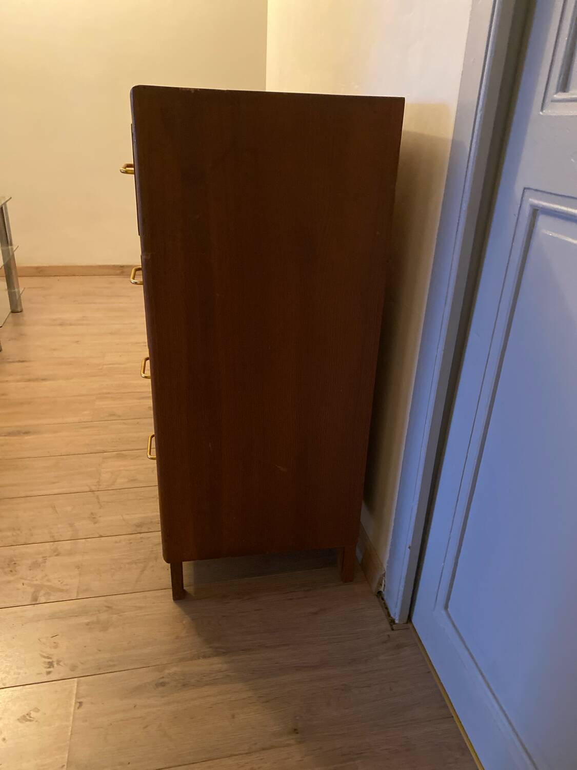 Vintage wooden chest of drawers with 4 drawers