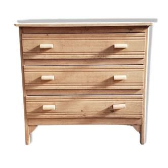 Antique chest of drawers