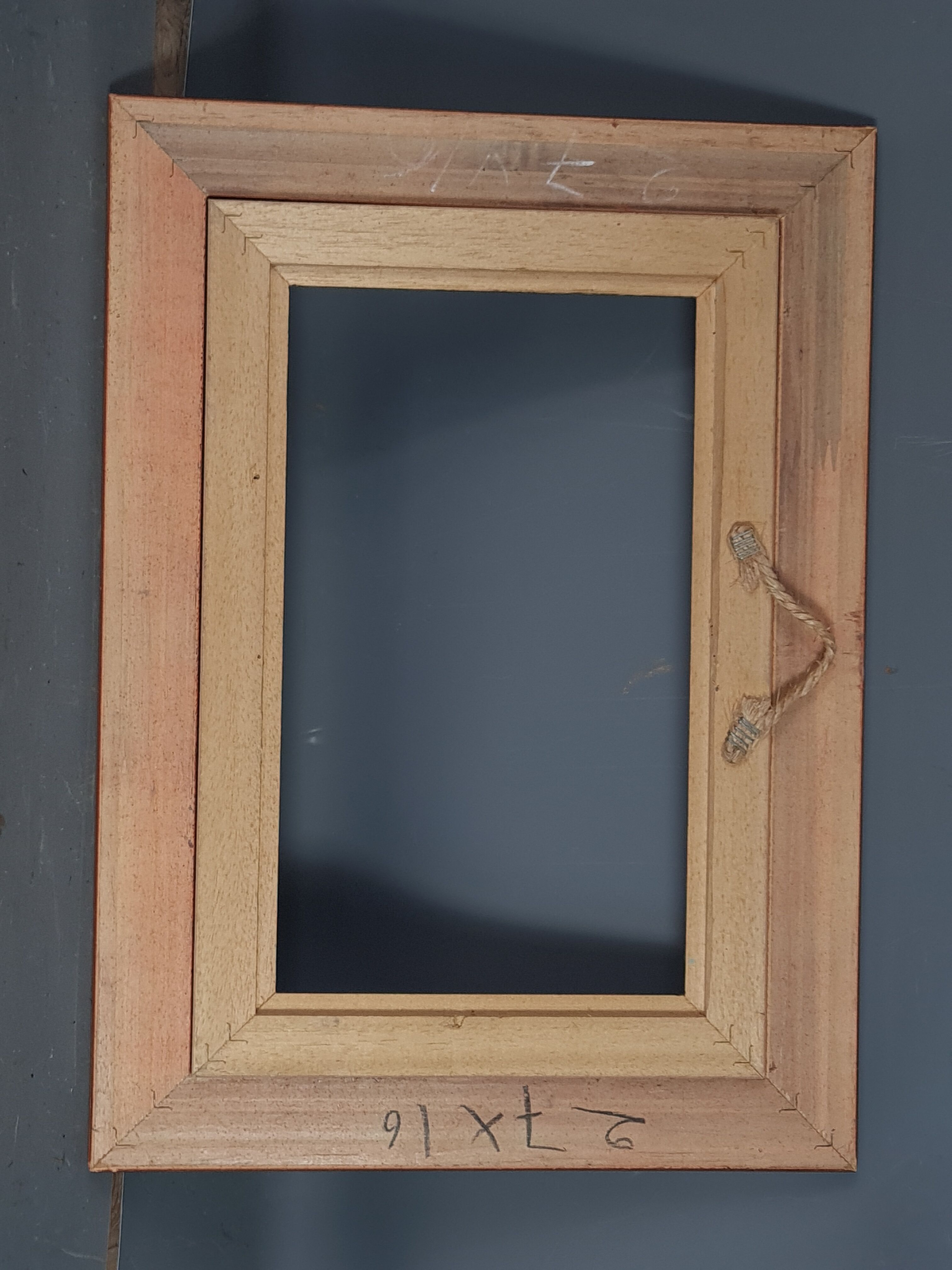 Cadre bois doré 39x28,5 feuillure 27x16 cm état neut SB