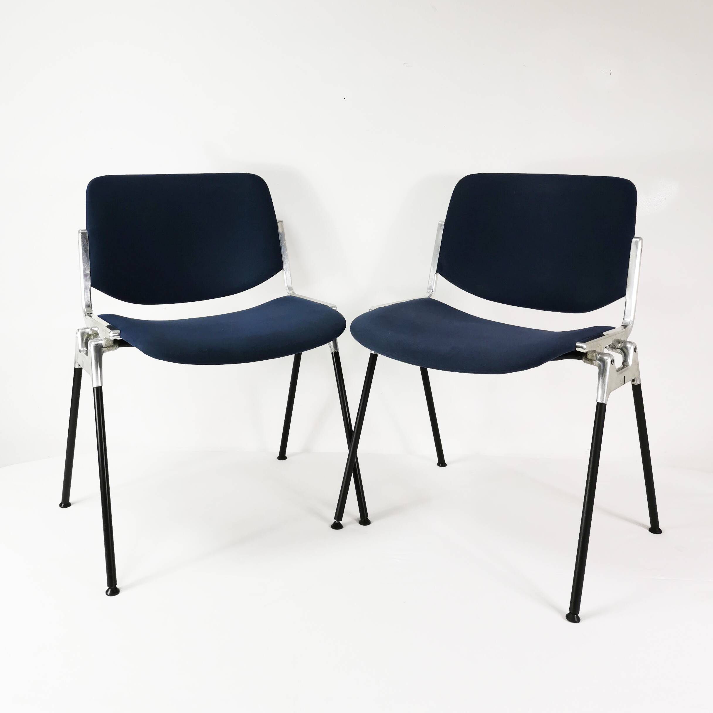 Pair of modernist chairs, Anonima Castelli, designed by G. Piretti, Italy