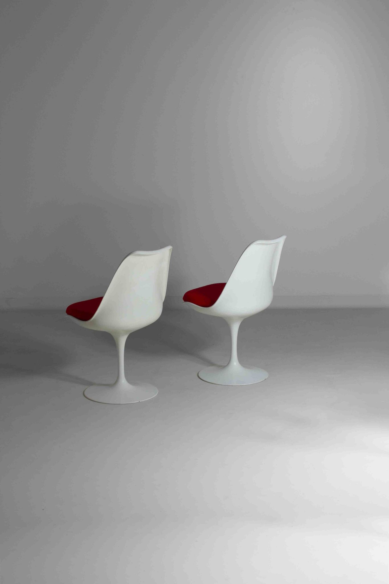 Beautiful set of 5 tulip chairs by Eero Saarinen for Knoll International, 1970s