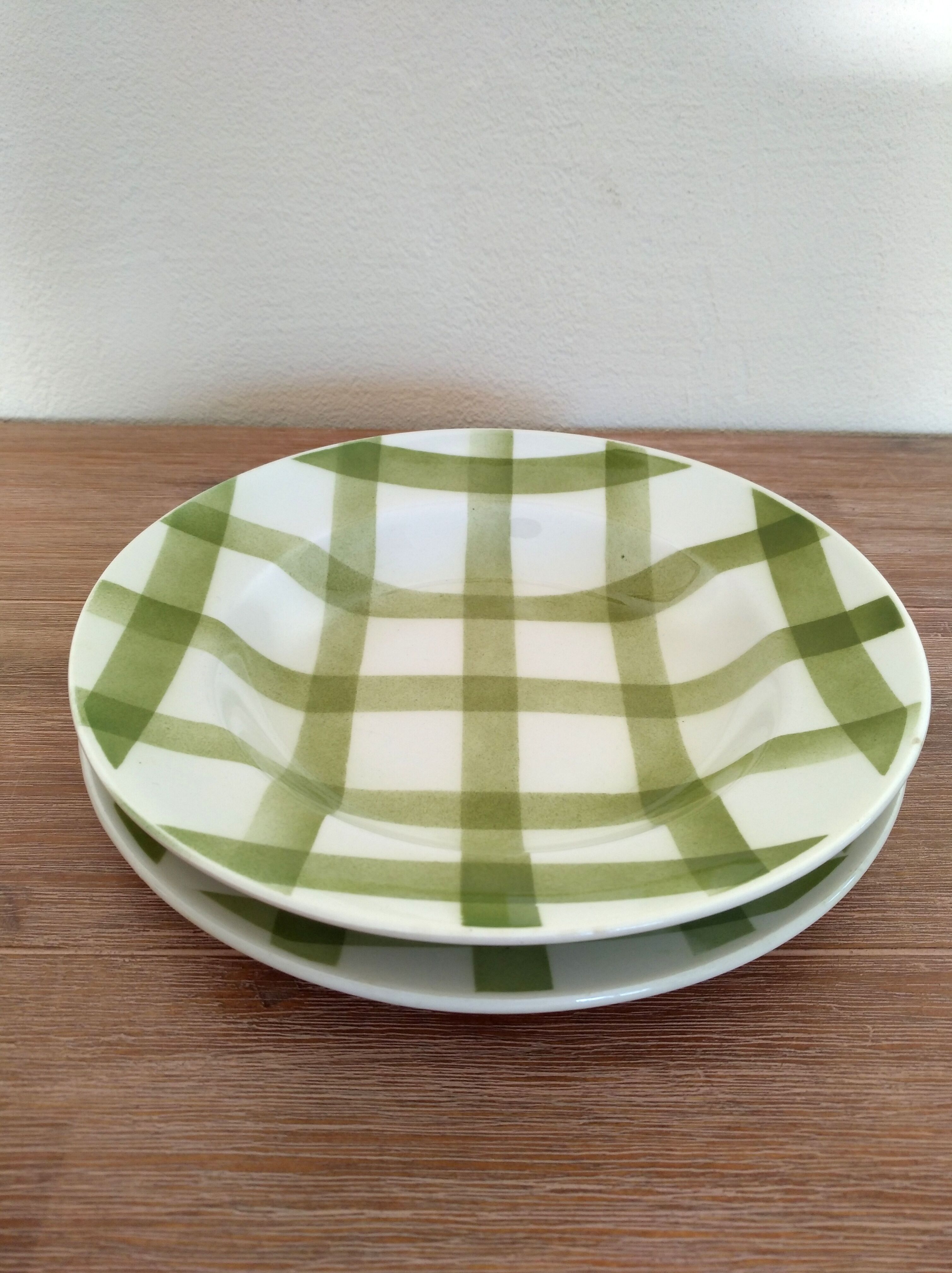 All 7 dinner plates and 7 hollow mill of wolves