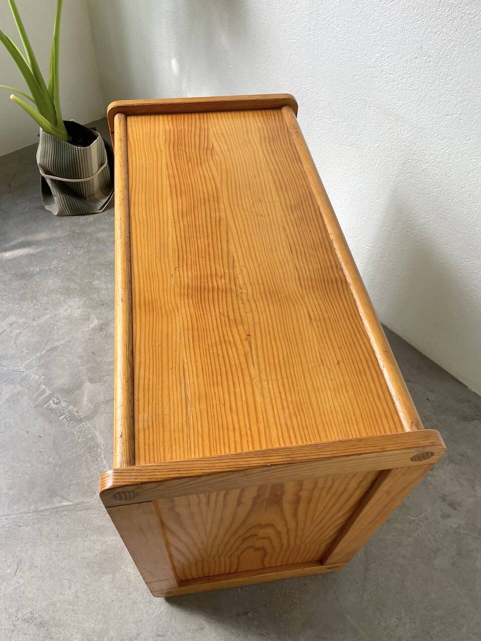 1980s pine chest of drawers
