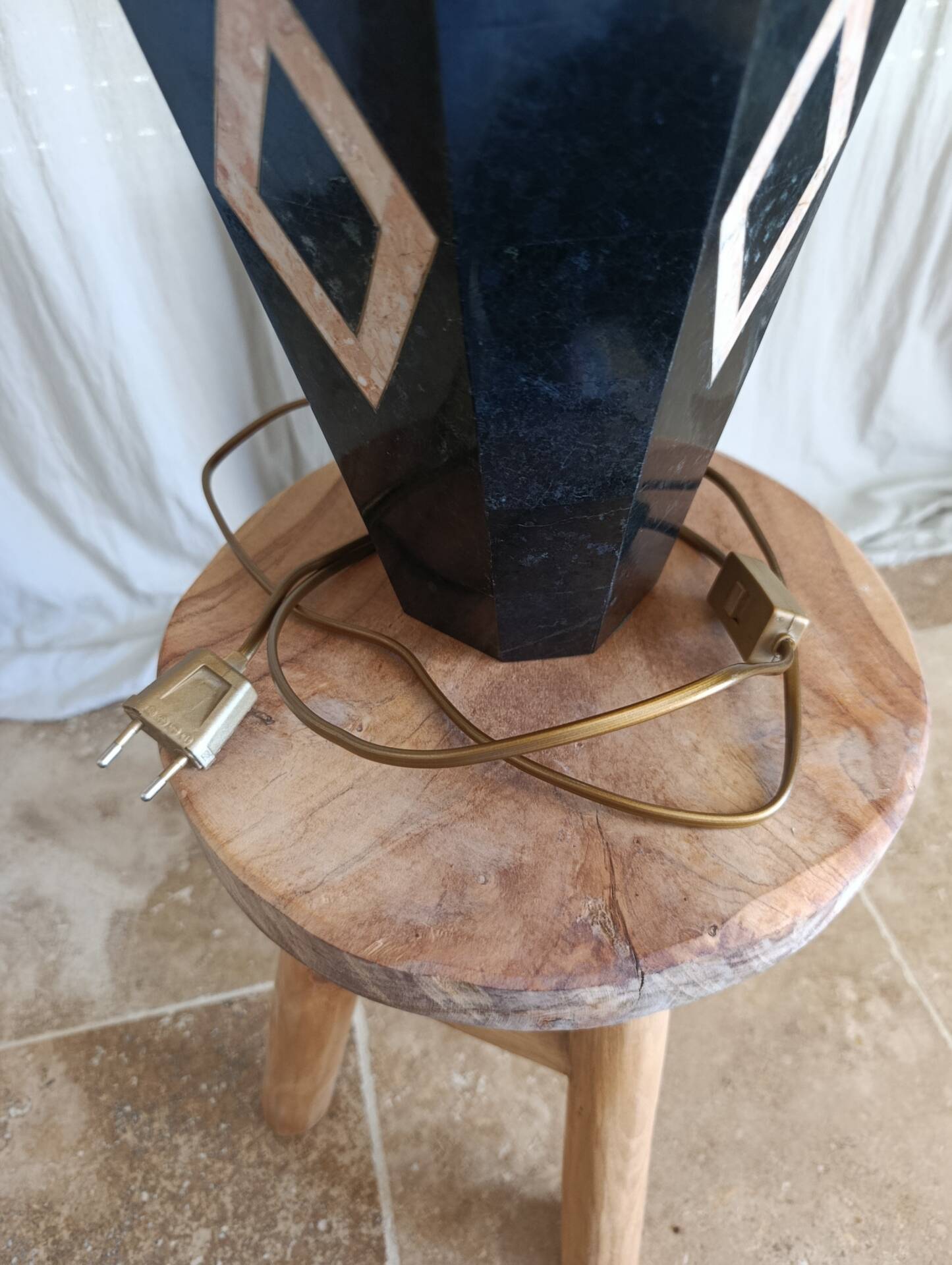 Vintage table lamp in black marble and mother-of-pearl - 70s/80s - Hollywood