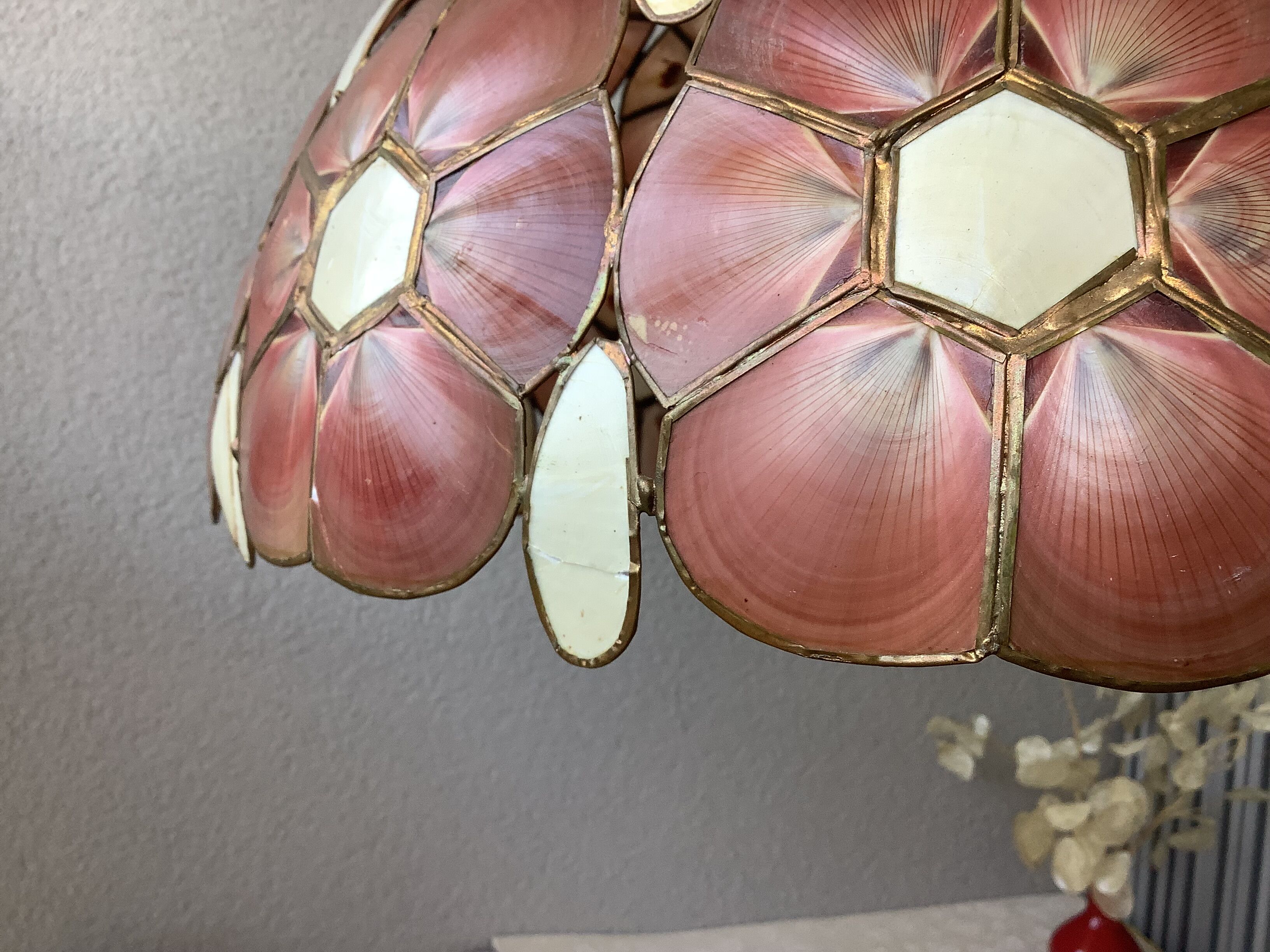 Suspension in mother-of-pearl shell and bohemian brass