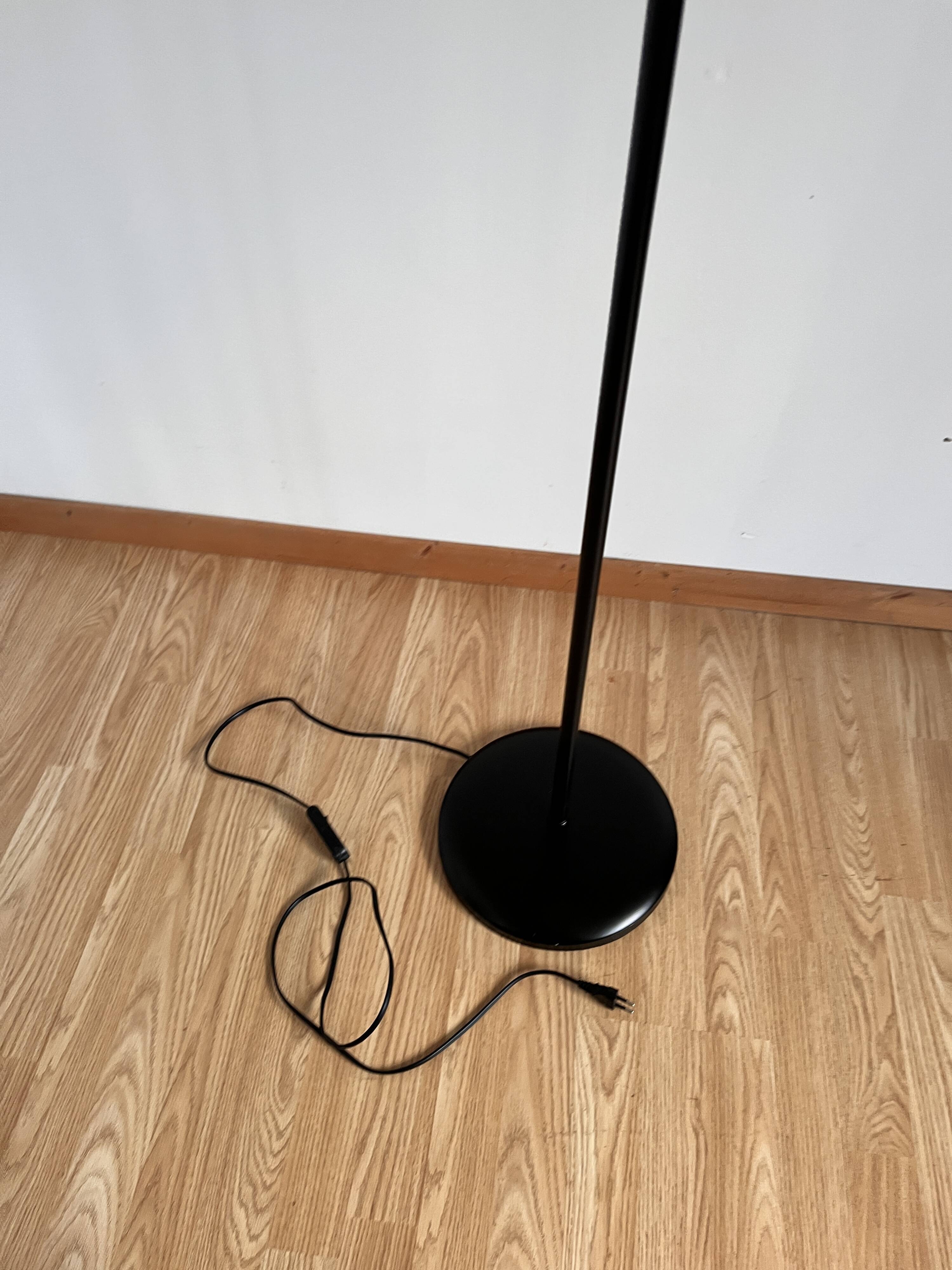 Three-light tulip floor lamp