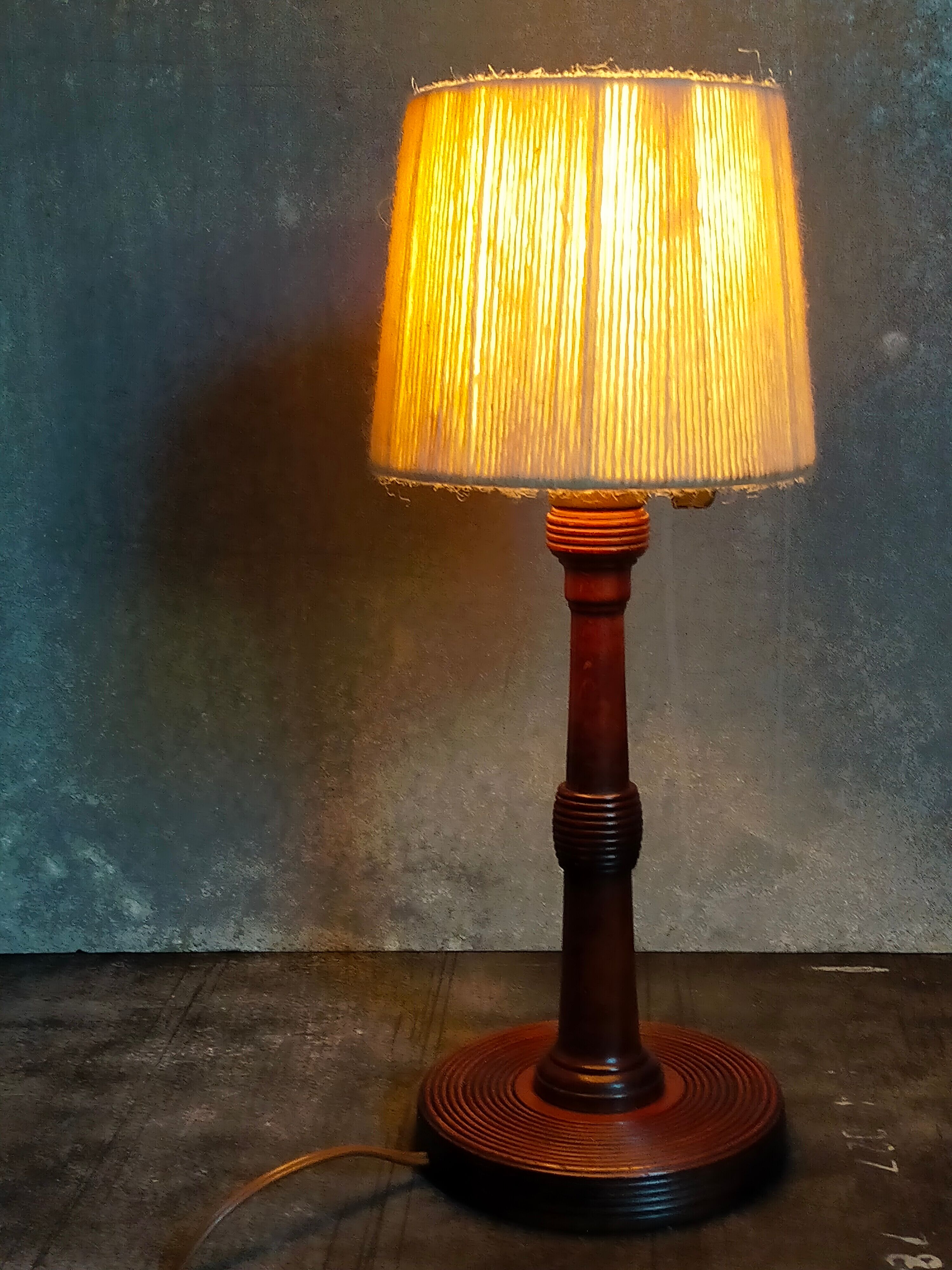 Art-deco lamp foot in solid wood turned 40s