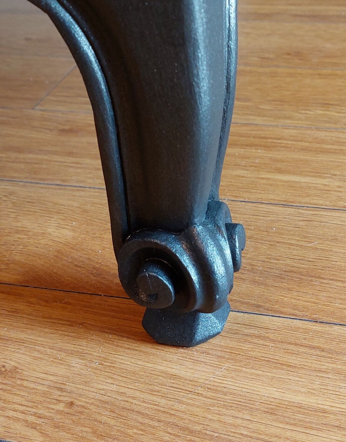 Louis XV lacquered chest of drawers black steel