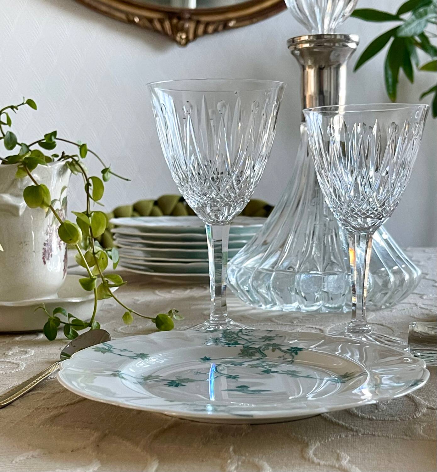 12 Haviland Limoges dessert plates.