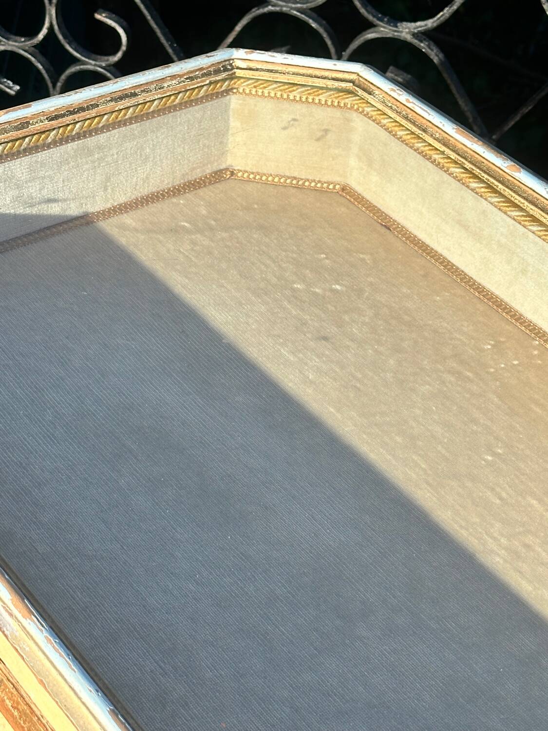 Coffee table/display cabinet in painted polychrome wood.