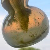 Pichet en verre soufflé opalin.