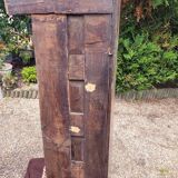 Coffre en bois sculpté