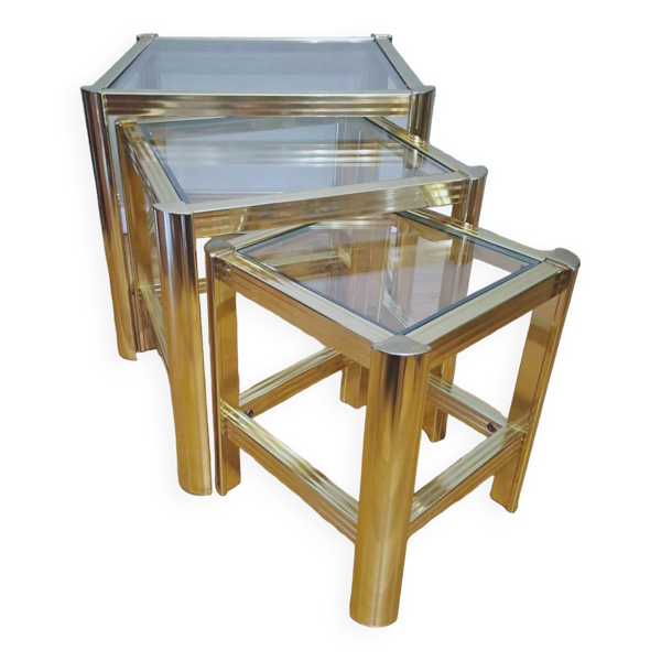 Table gigogne en laiton doré