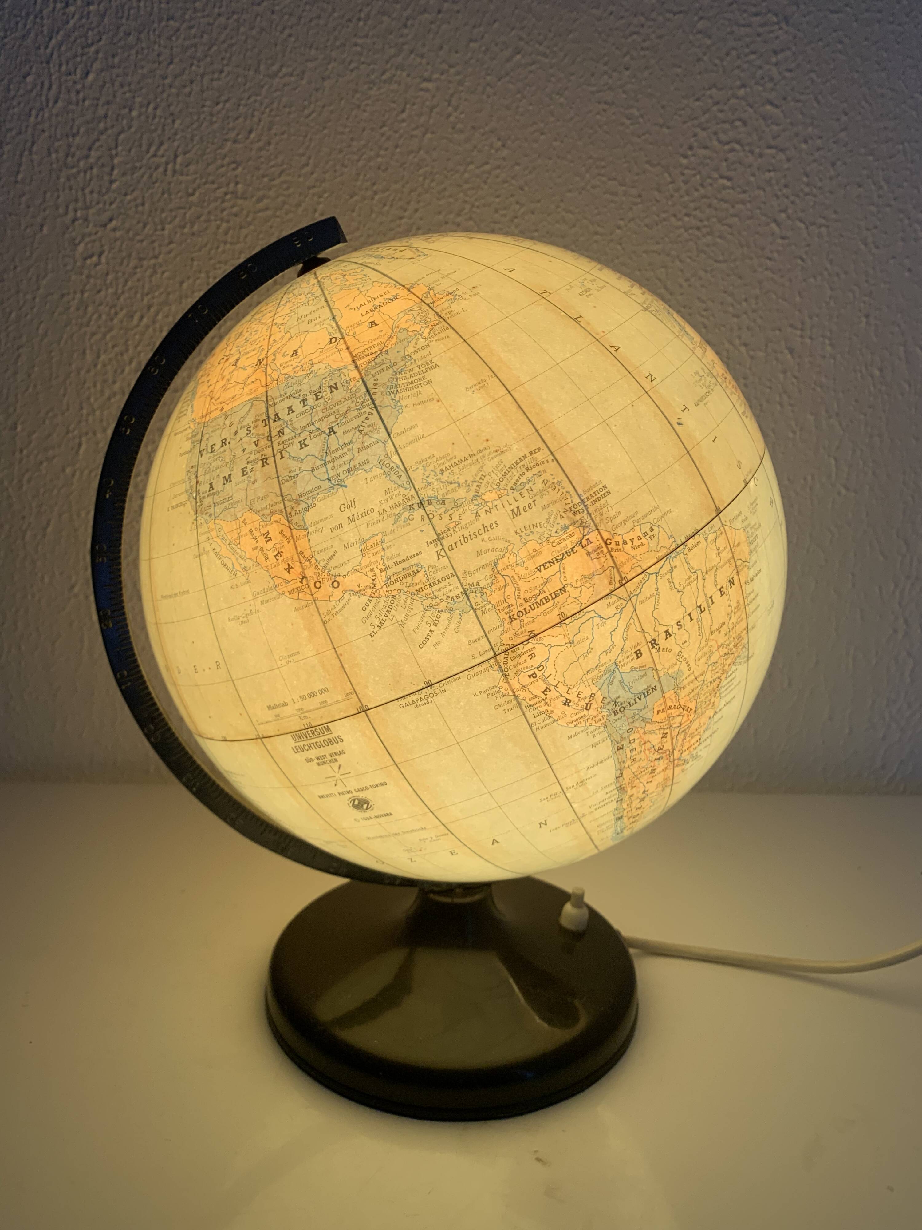 Vintage globe 1960 terrestrial lamp South-West Verlag Munich - 34 cm