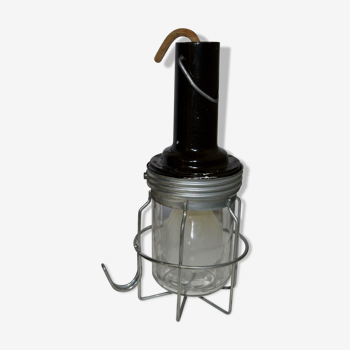 Lampe industrielle baladeuse en metal et cloche en verre