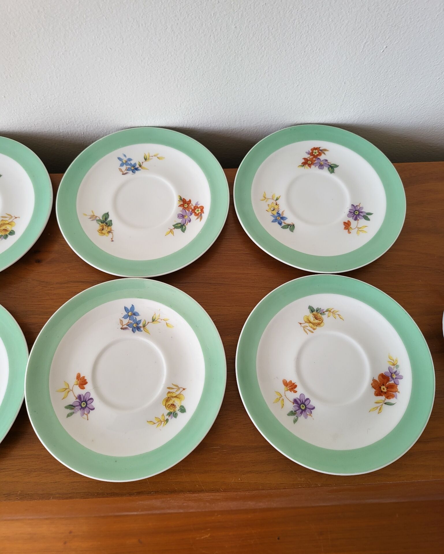 Ensemble de 8 tasses à thé ou café en porcelaine de Limoges