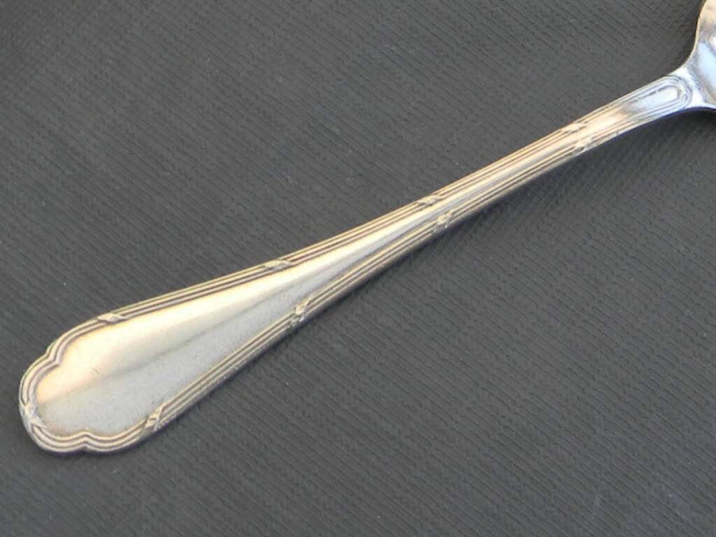 Set of 8 ercuis silver-plated coffee spoons.