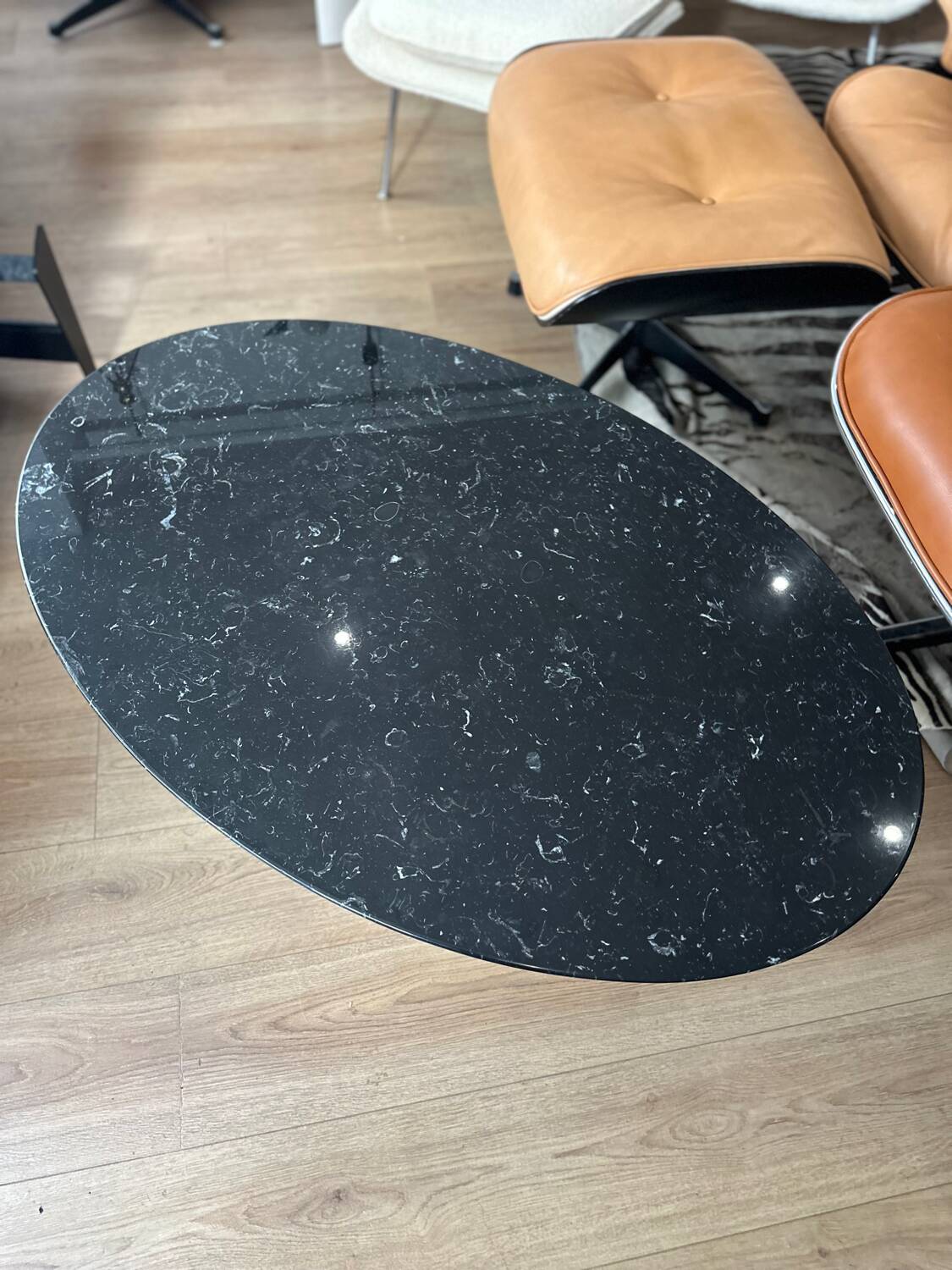 Table basse ovale Eero Saarinen pour Knoll