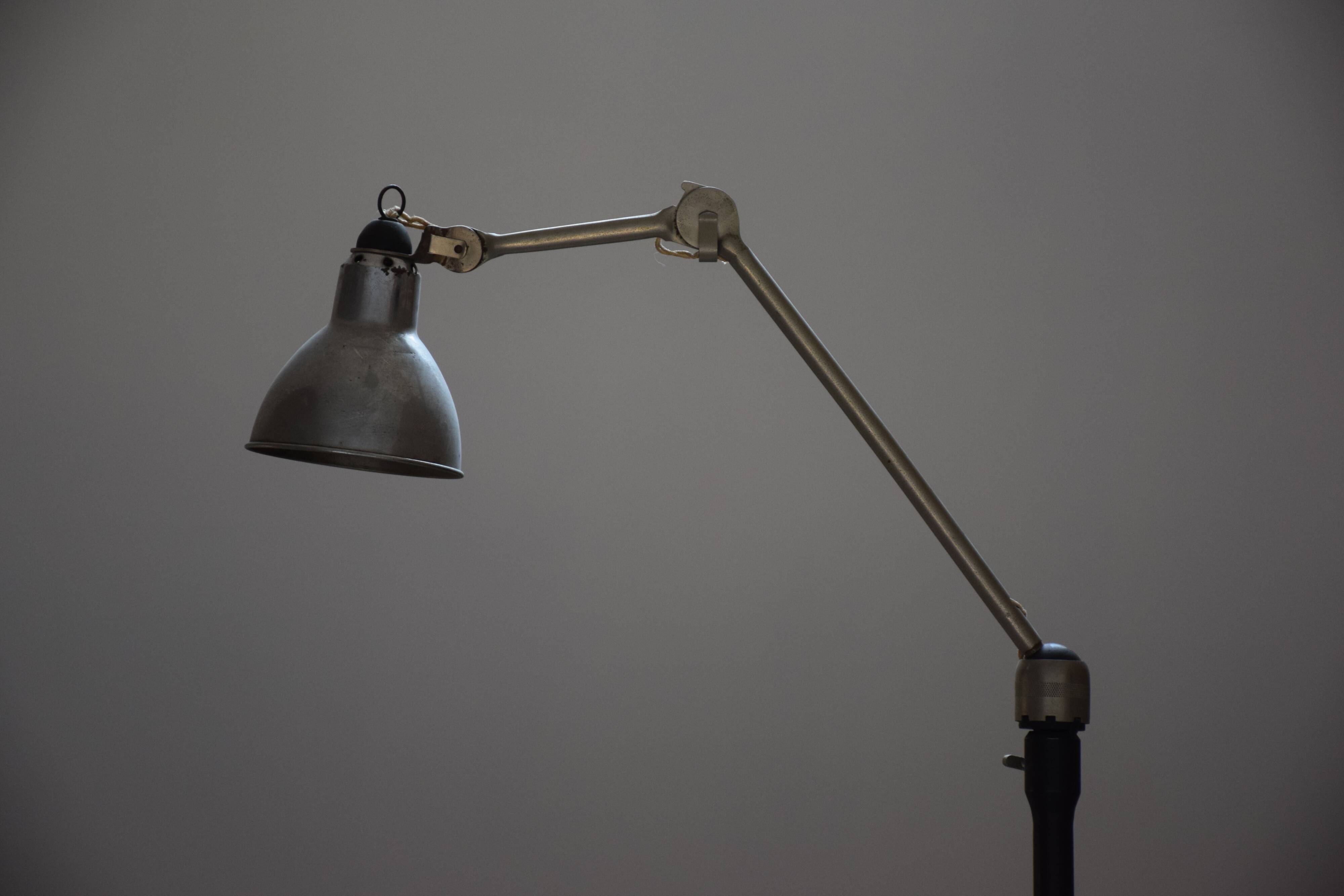 Fat Light on footing