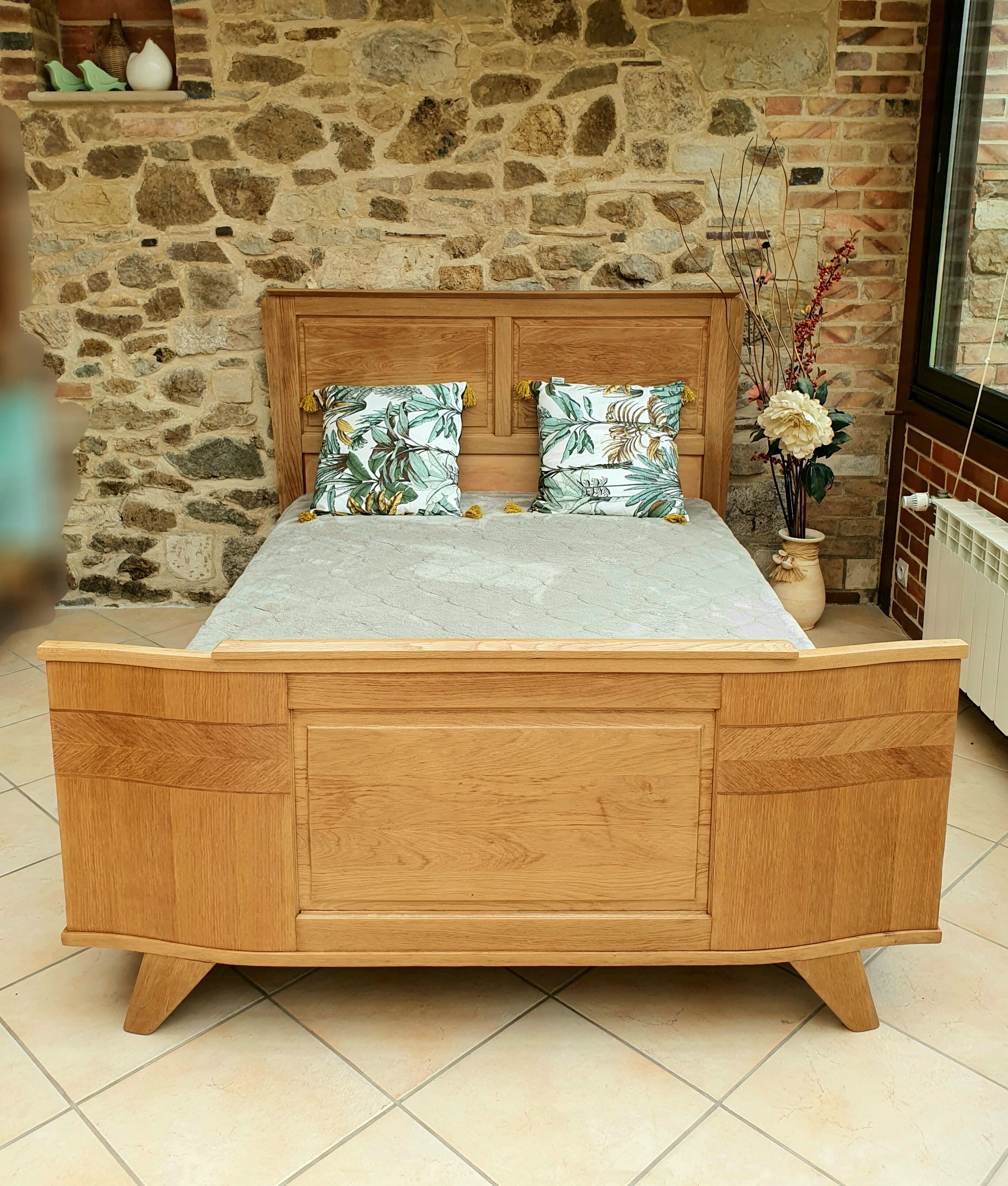 Vintage bed