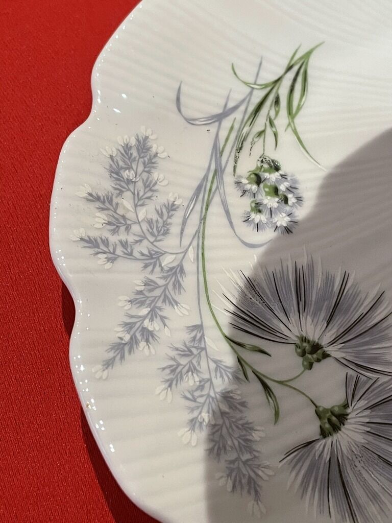 Presentoir dish with pastries, amuses bouches