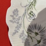 Presentoir dish with pastries, amuses bouches