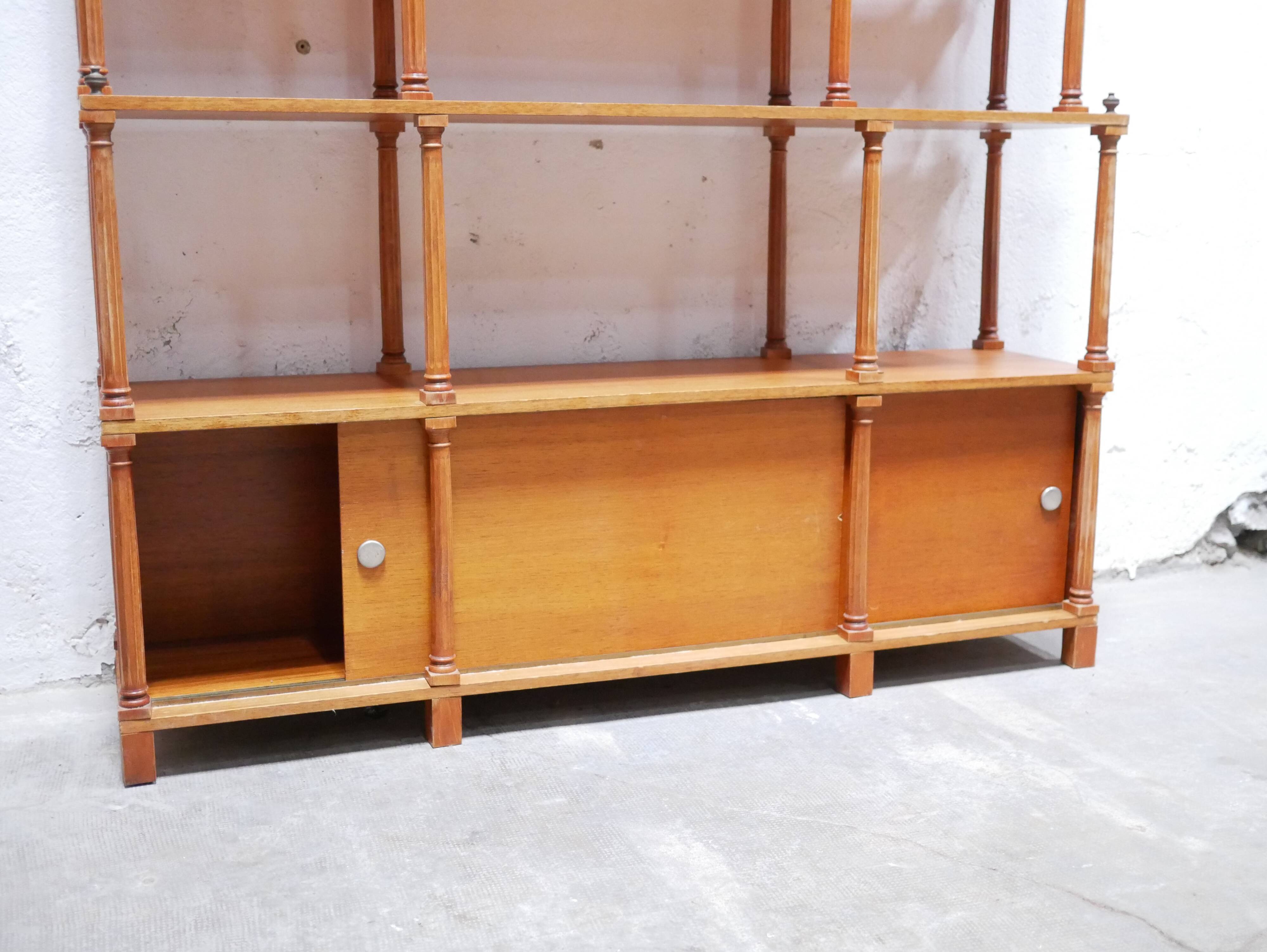 Bibliothèque vintage en bois