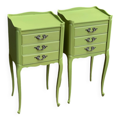 Paire de chevets kaki de style Louis XV