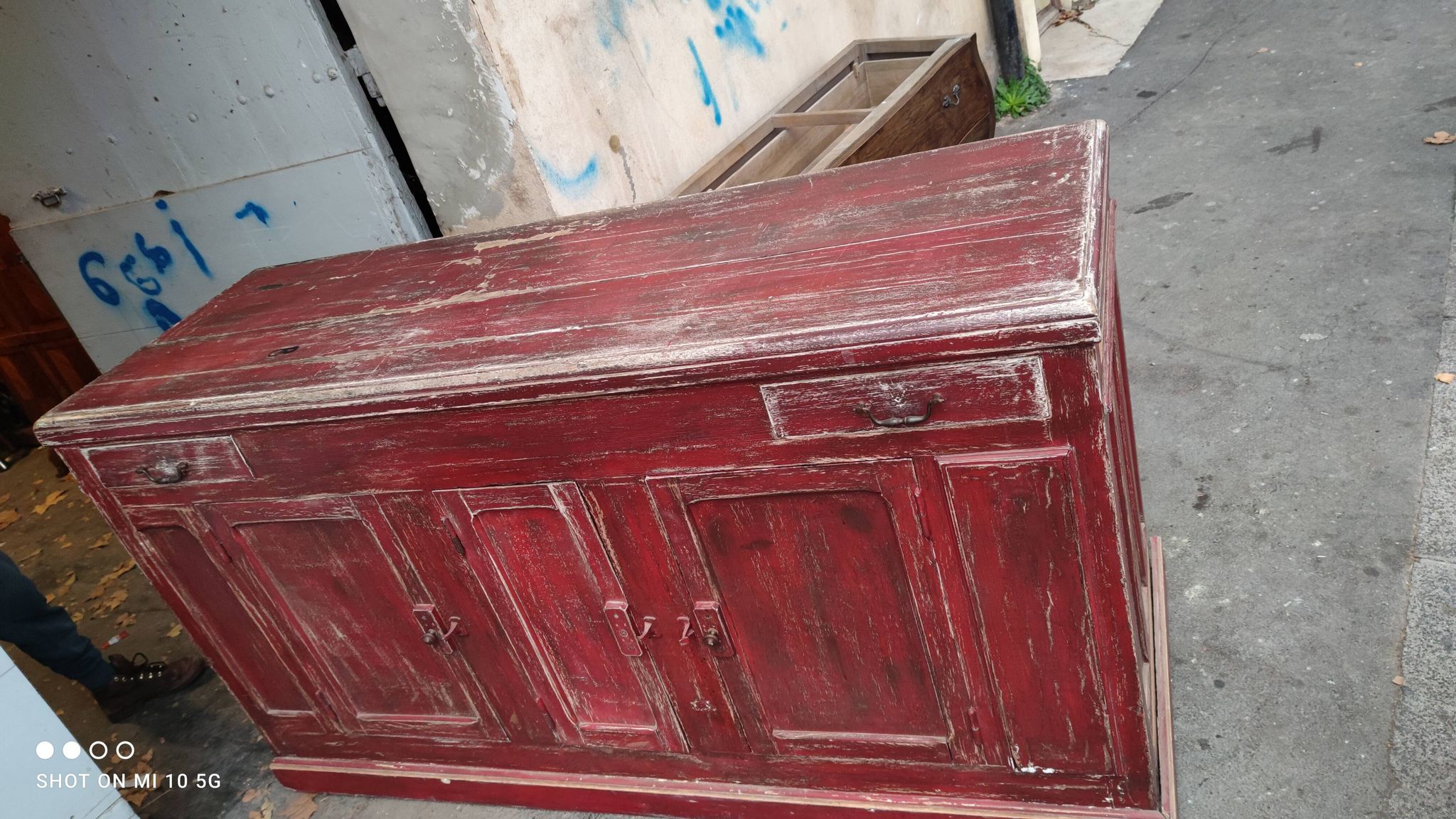 Bank oak counter patina wine lees old icehouse Henri ASSET