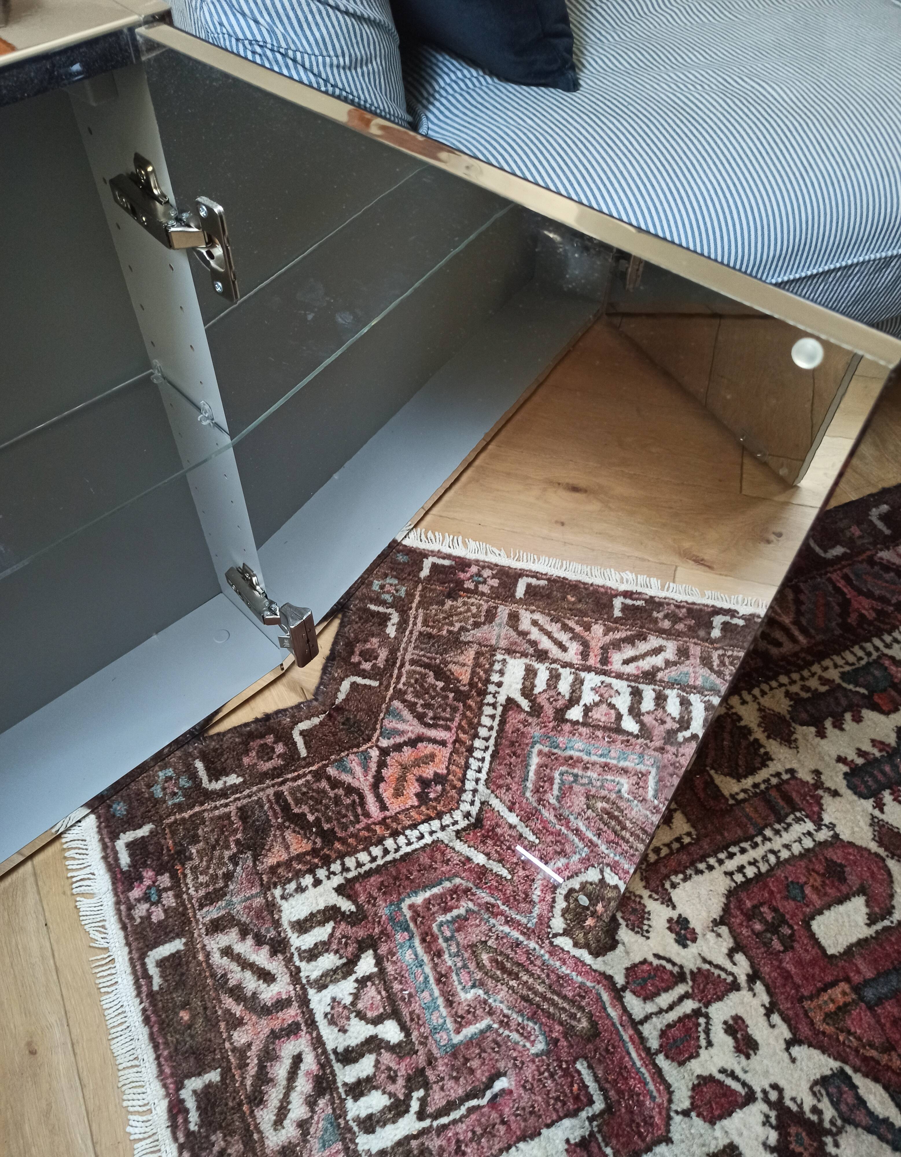 Bathroom mirror cabinet