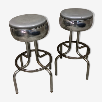 Pair of chrome metal bar stools