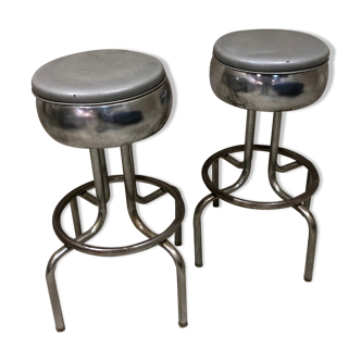 Pair of chrome metal bar stools