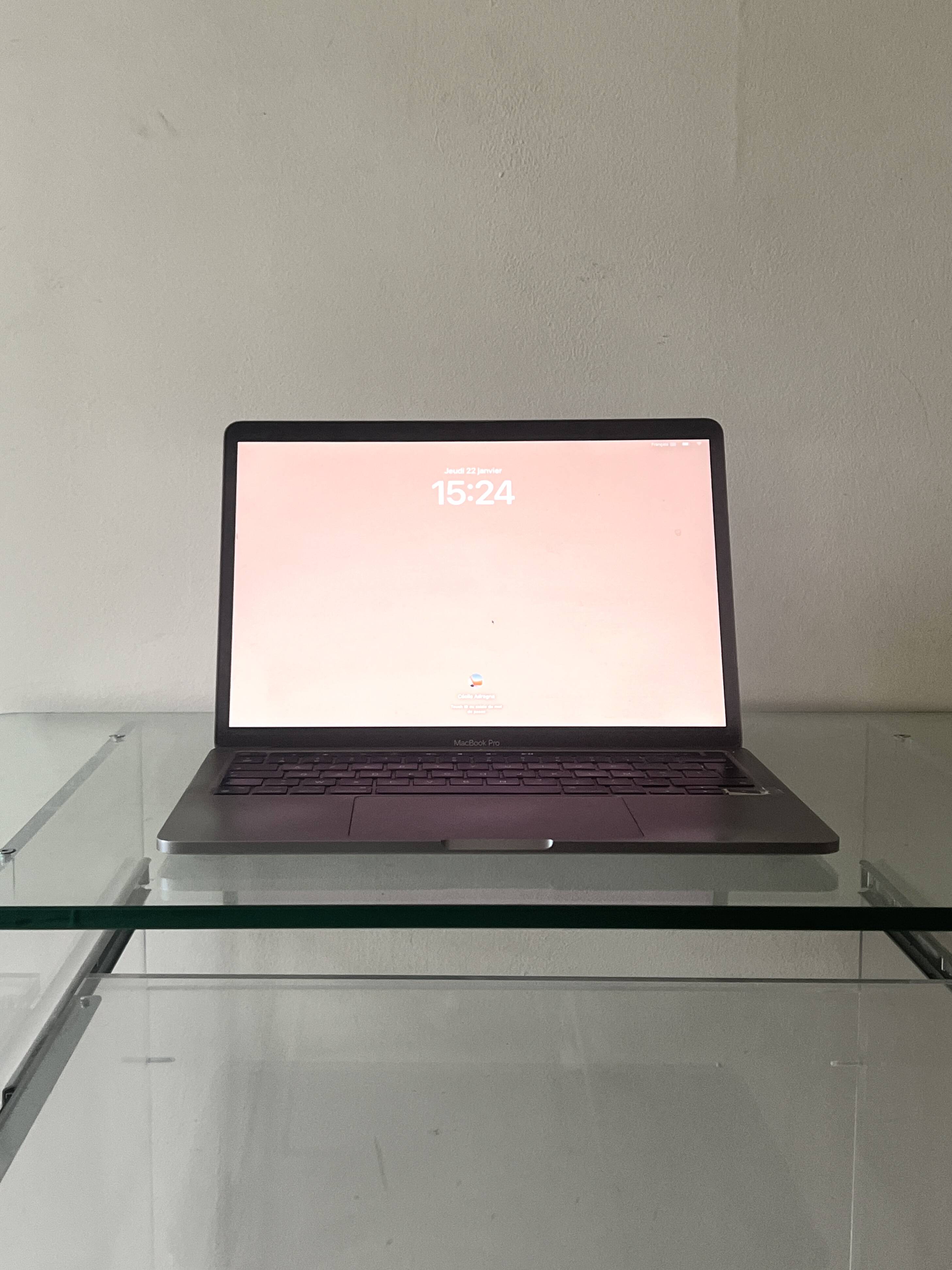 Desk in plexiglass by David Lange for Roche Bobois, design 1970.