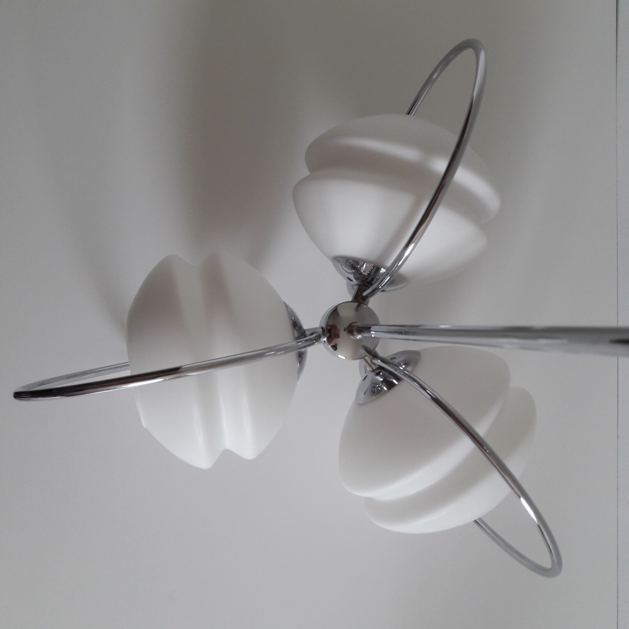 Suspension chrome and glass chandelier