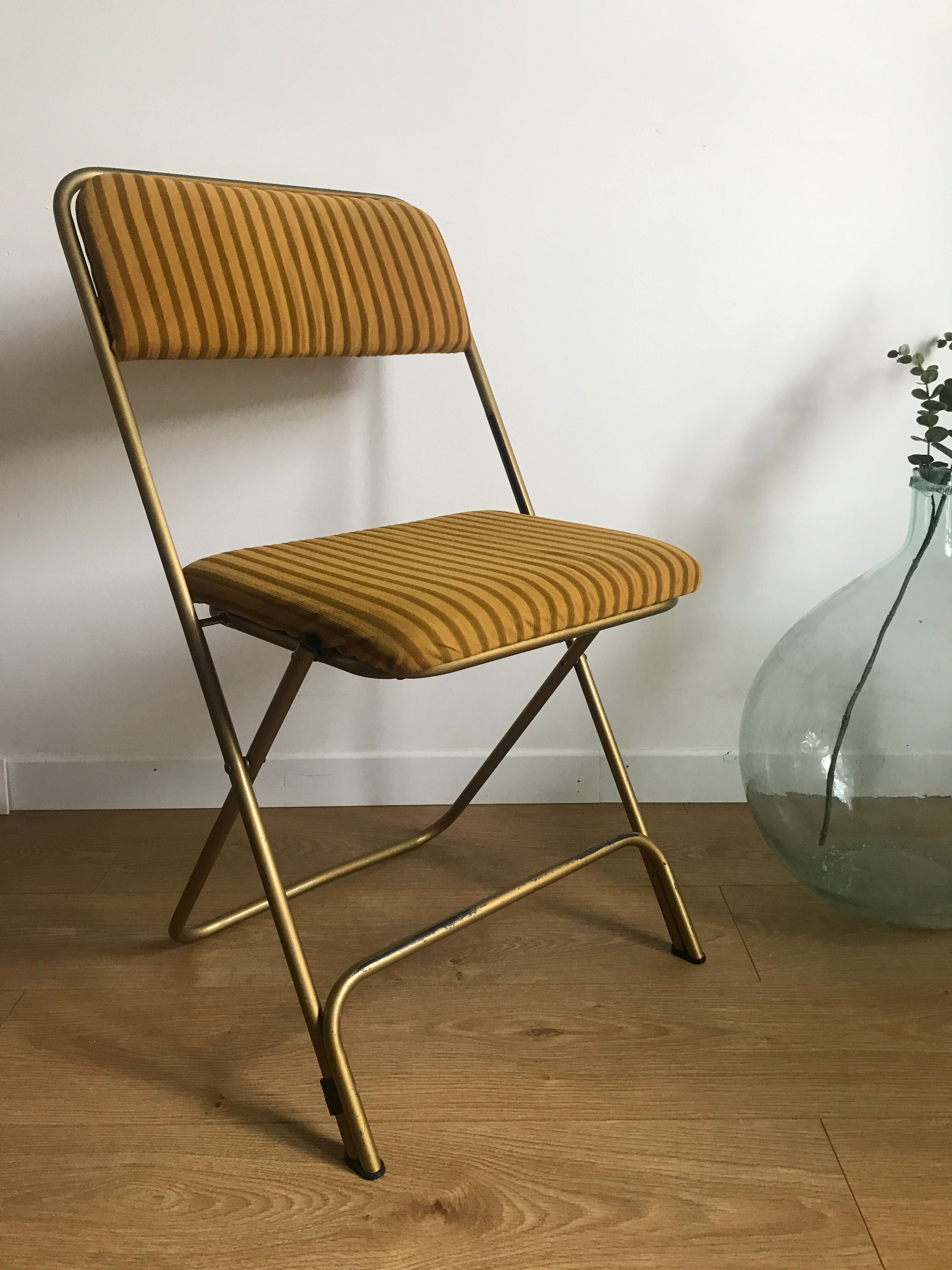 Vintage folding chair lafuma chantazur with striped golden fabric
