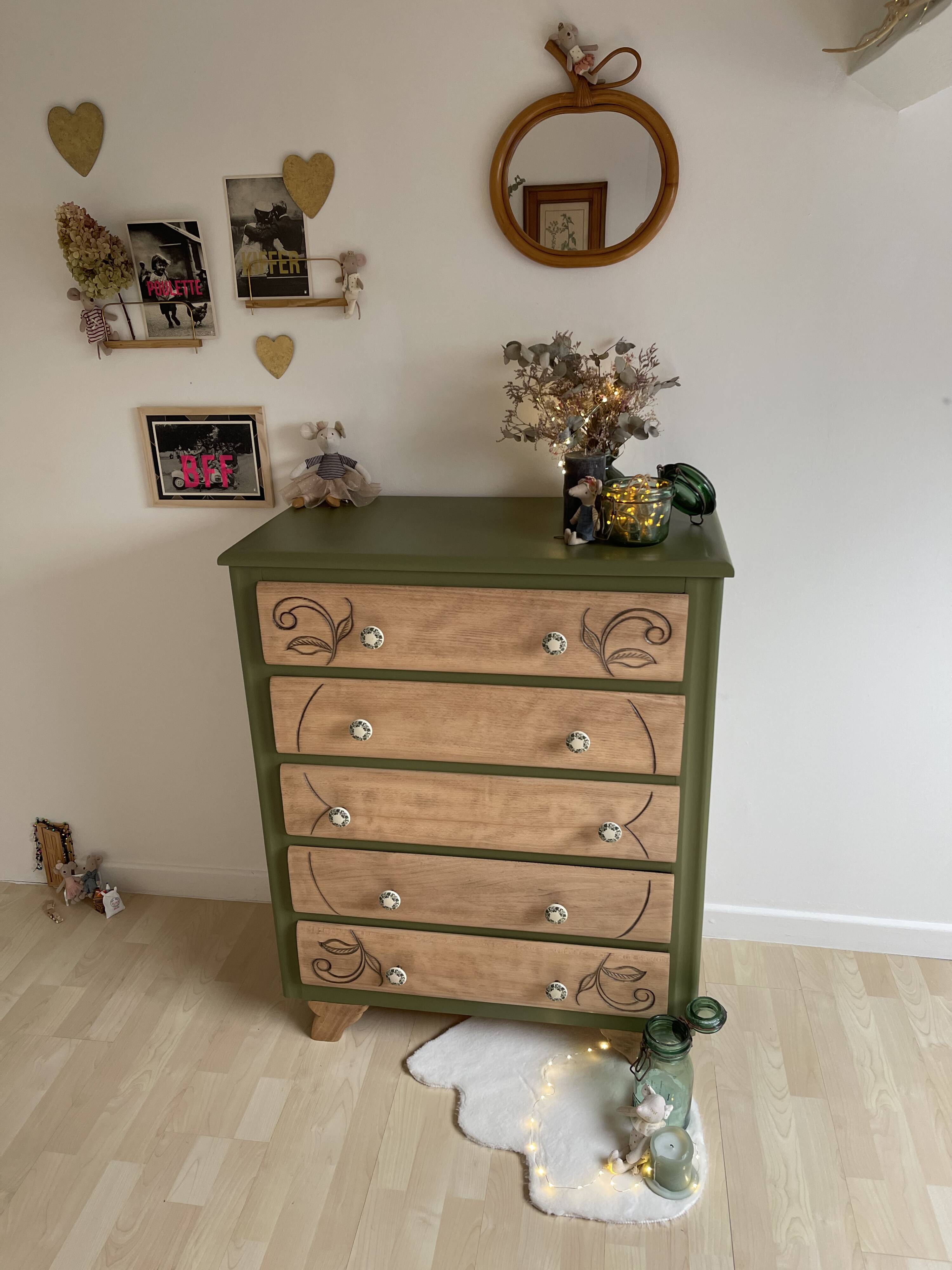 Art Deco chest of drawers
