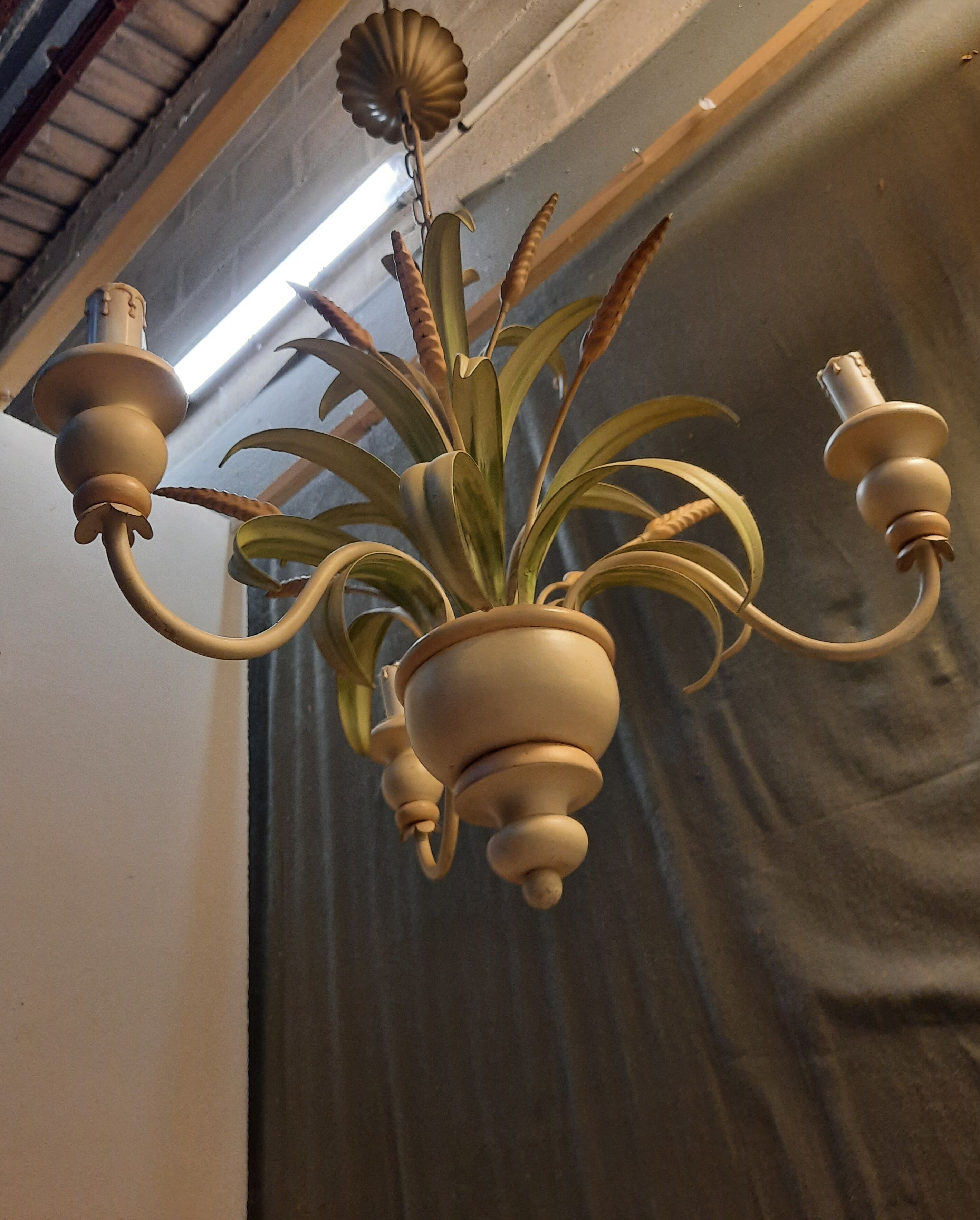 3-light metal vegetal pattern chandelier