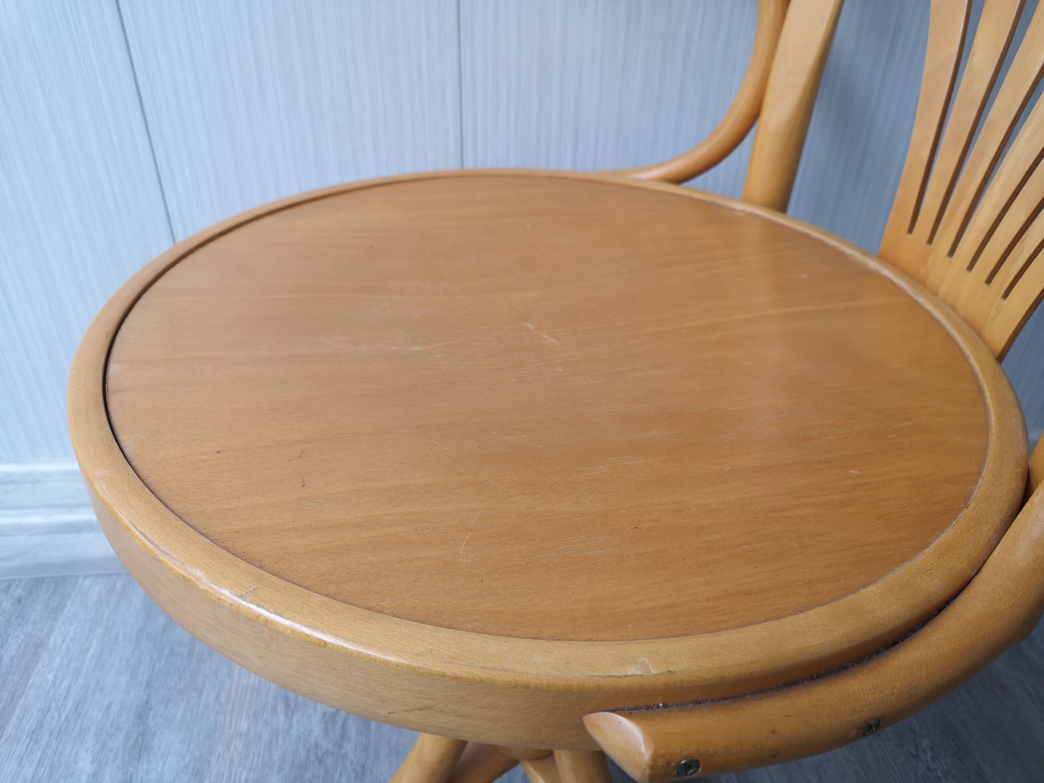 Wood swivel desk chair