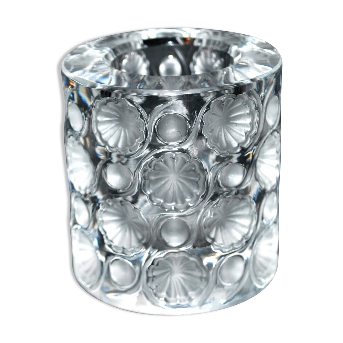 Photophore lalique modèle tokyo orné de fleurs et perles dépoli signé lalique france
